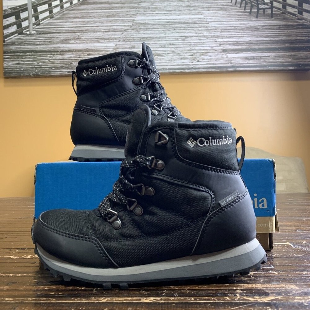 Columbia Womens Wheatleigh Shorty Lace Up Black Gray Snow Boots Size US 5